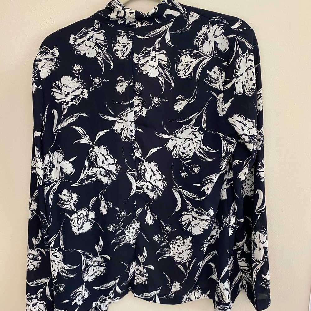 Lush Blouse - Picture 5 of 5